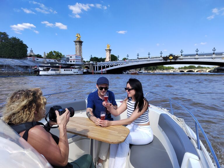 Paris boat